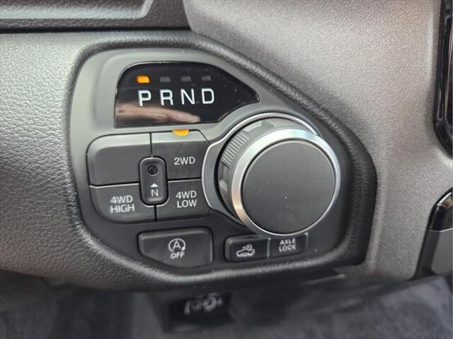 2026 Ram 1500 Warlock Crew Cab 4x4 5'7" Box