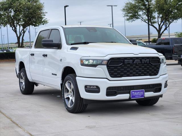 2026 RAM Ram 1500 RAM 1500 EXPRESS CREW CAB 4X4 57 BOX