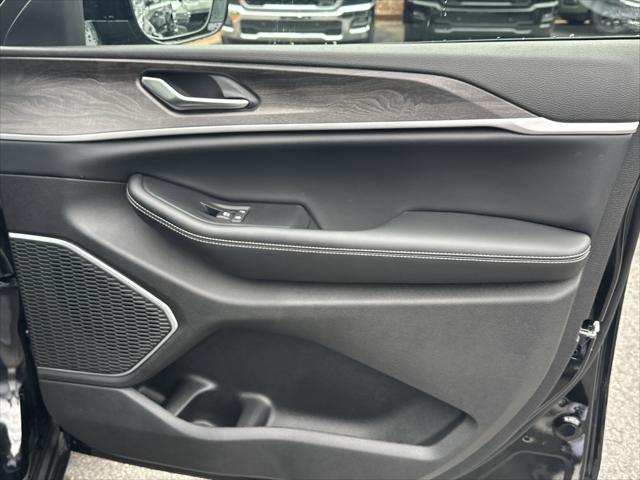 2026 Jeep Grand Cherokee Limited 4x2
