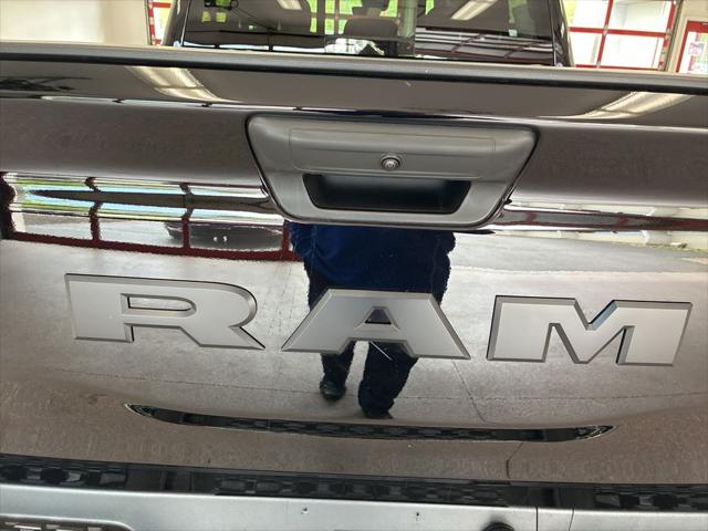 2026 Ram 1500 Express Crew Cab 4x4 5'7" Box