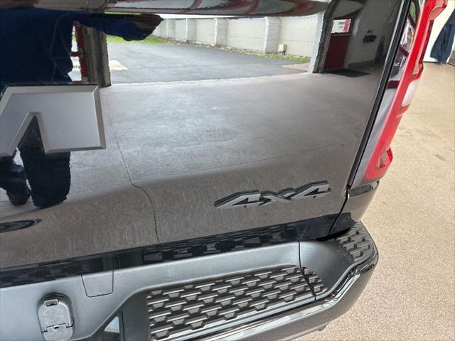 2026 Ram 1500 Express Crew Cab 4x4 5'7" Box