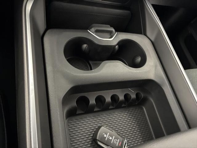 2026 Ram 1500 Express Crew Cab 4x4 5'7" Box