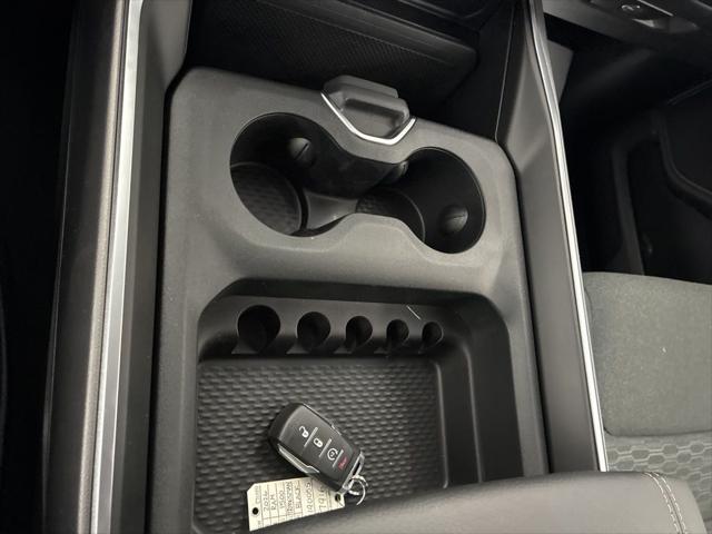 2026 Ram 1500 Express Crew Cab 4x4 5'7" Box
