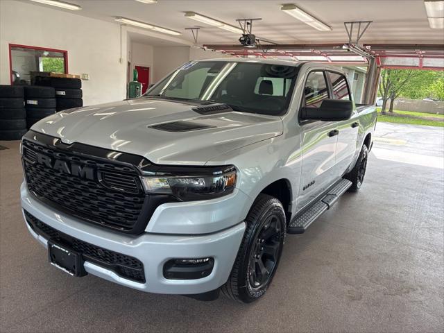 2026 Ram 1500 Express Crew Cab 4x4 5'7" Box