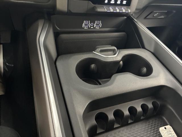 2026 Ram 1500 Express Crew Cab 4x4 5'7" Box