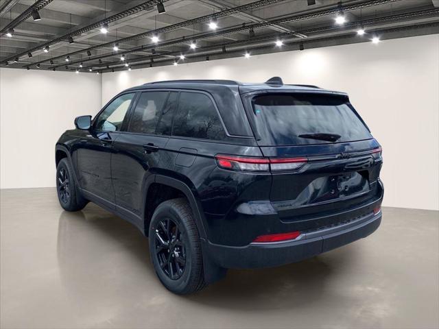2026 Jeep Grand Cherokee GRAND CHEROKEE LAREDO ALTITUDE 4X4 2026 Jeep Grand Cherokee GRAND CHEROKEE LAREDO ALTITUDE 4X4