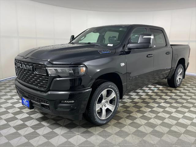 2026 RAM Ram 1500 RAM 1500 EXPRESS CREW CAB 4X4 57 BOX