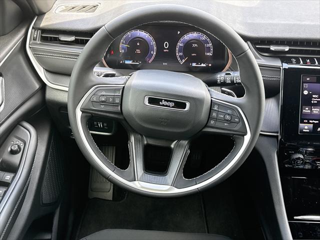 2026 Jeep Grand Cherokee Laredo 4x2
