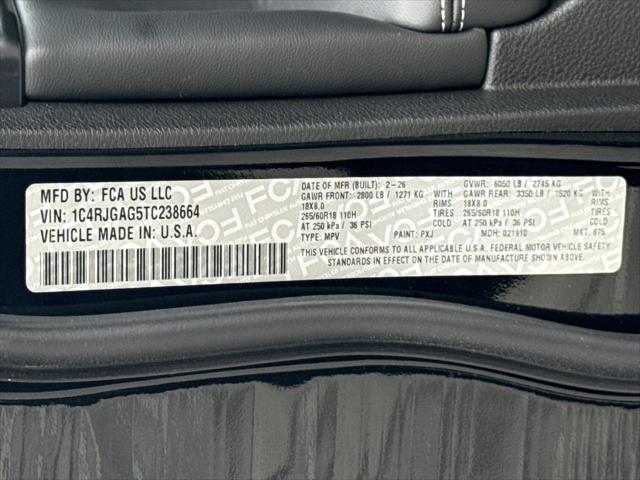 2026 Jeep Grand Cherokee Laredo 4x2