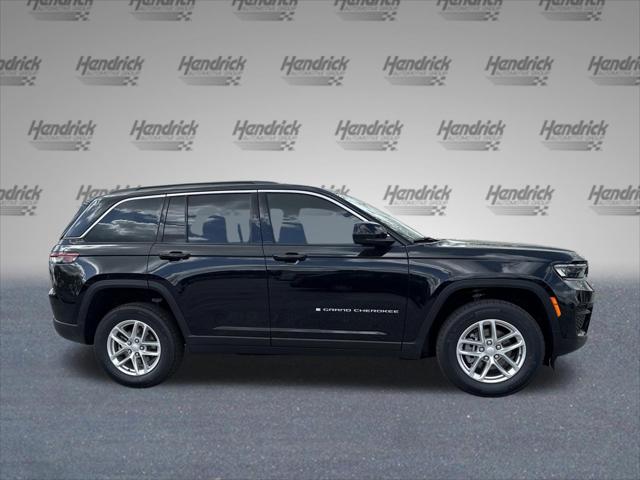 2026 Jeep Grand Cherokee Laredo 4x2