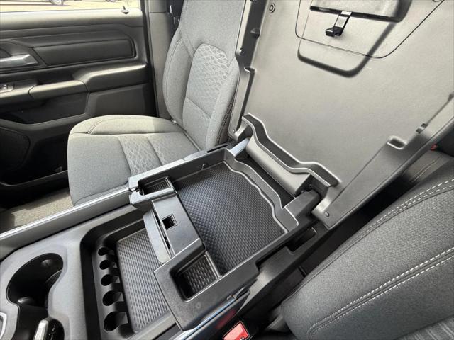 2026 Ram 1500 Express Crew Cab 4x4 5'7" Box