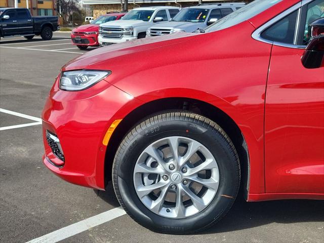 2026 Chrysler Pacifica Select AWD