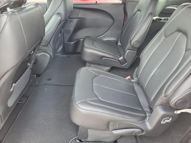 2026 Chrysler Pacifica Select AWD