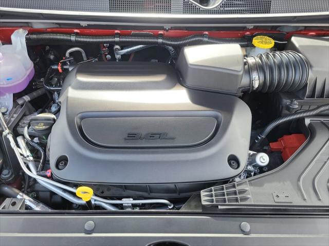 2026 Chrysler Pacifica Select AWD