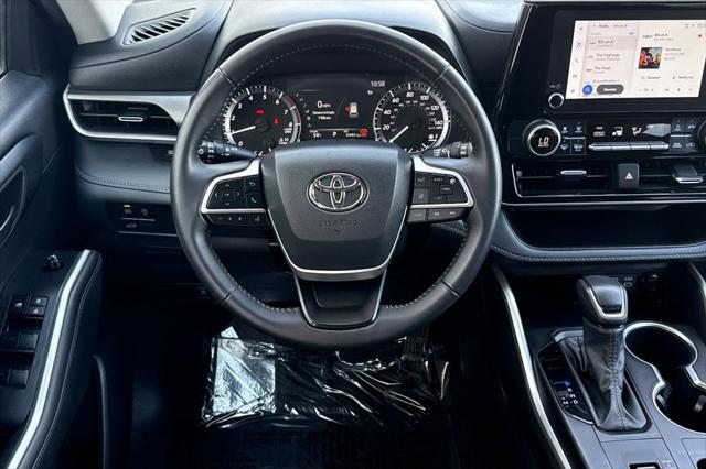 2025 Toyota Highlander LE - Photo 18