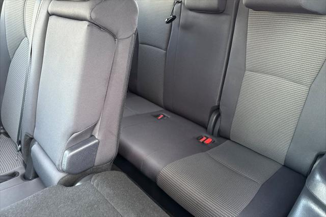 2025 Toyota Highlander LE - Photo 19