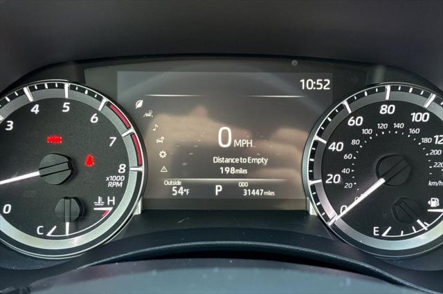 2025 Toyota Highlander LE - Photo 29