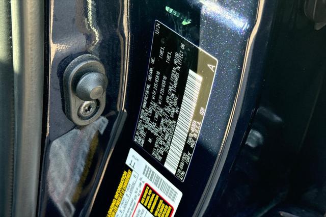 2025 Toyota Highlander LE - Photo 34