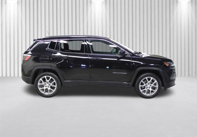 2023 Jeep Compass Latitude Lux FWD