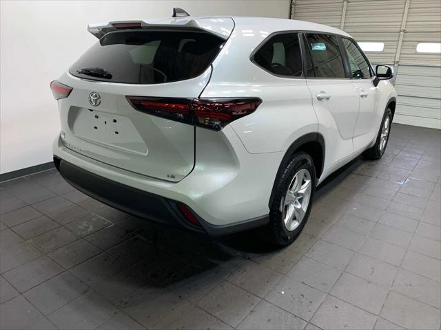 2024 Toyota Highlander LE