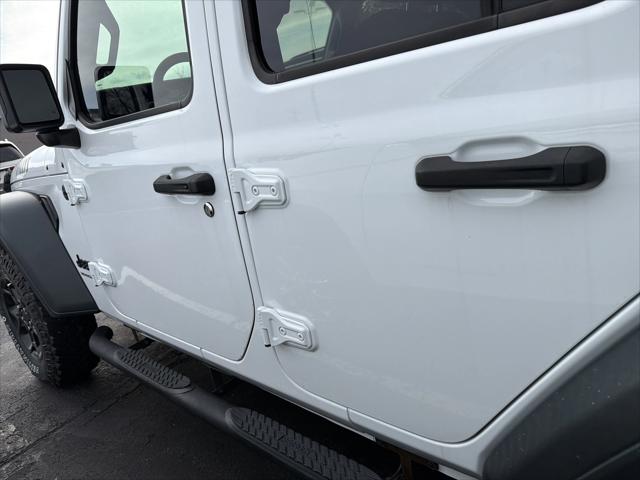 2023 Jeep Wrangler 4-Door Willys 4x4