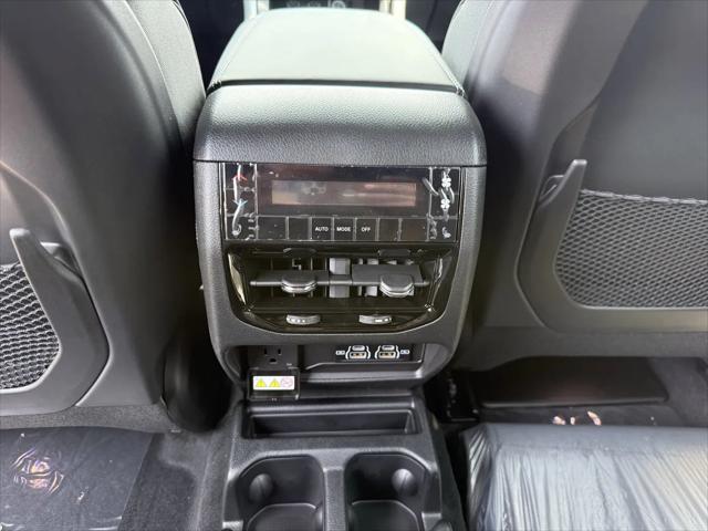 2025 Jeep Grand Cherokee L Overland 4x4