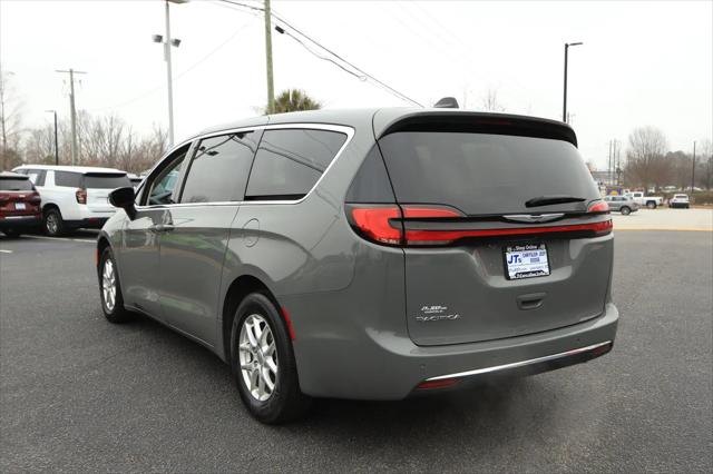 2026 Chrysler Voyager LX