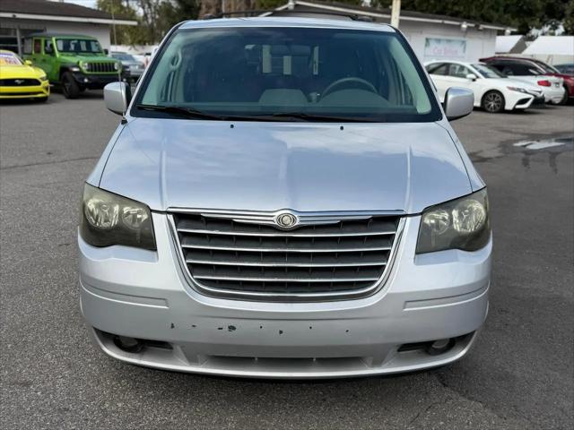 2010 Chrysler Town & Country Touring
