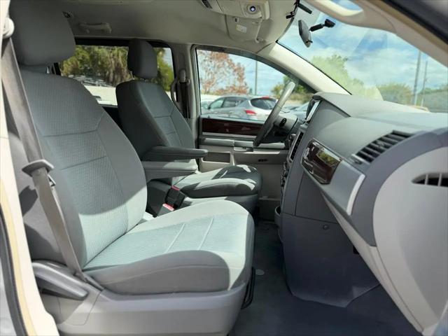 2010 Chrysler Town & Country Touring