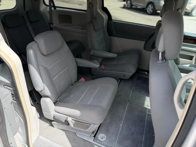 2010 Chrysler Town & Country Touring