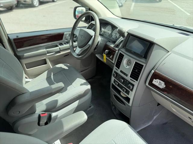 2010 Chrysler Town & Country Touring