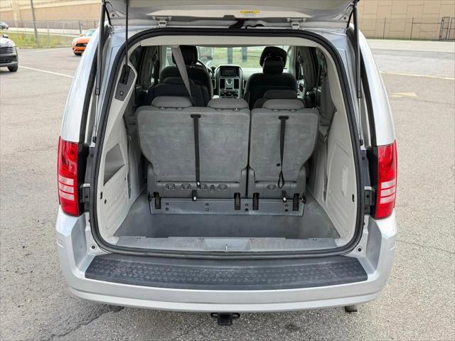 2010 Chrysler Town & Country Touring
