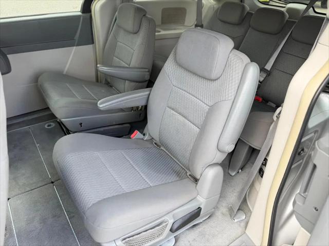 2010 Chrysler Town & Country Touring