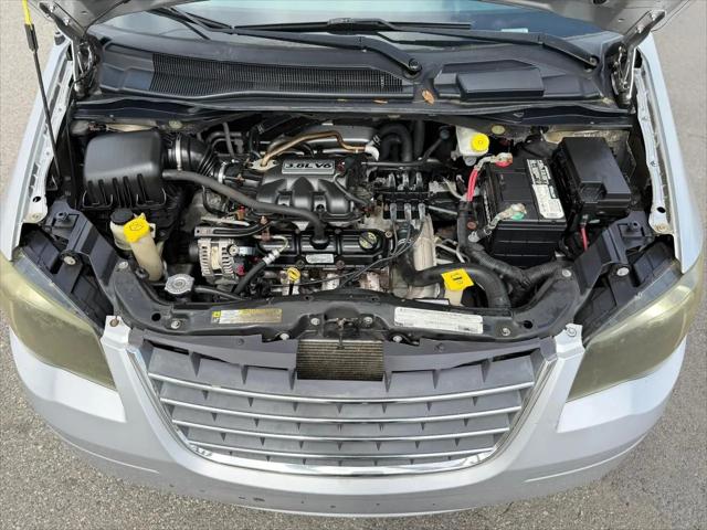 2010 Chrysler Town & Country Touring