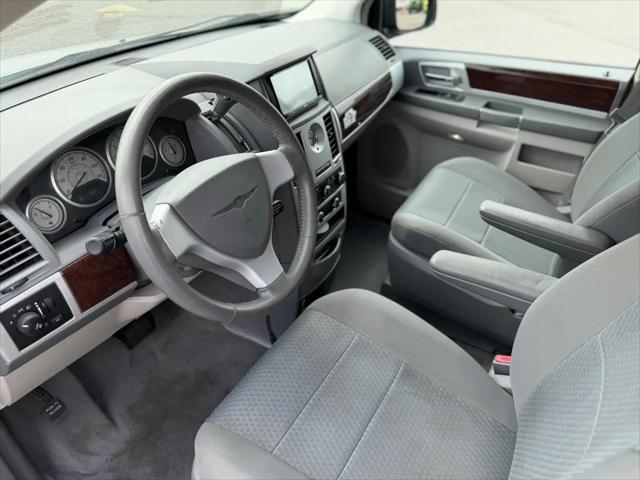 2010 Chrysler Town & Country Touring
