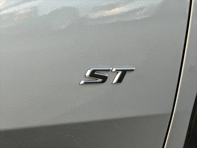 2026 Buick NV Sport Touring FWD