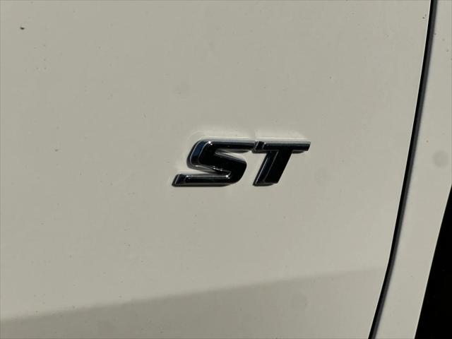 2026 Buick NV Sport Touring FWD