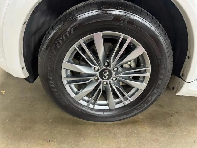2022 INFINITI QX80 LUXE