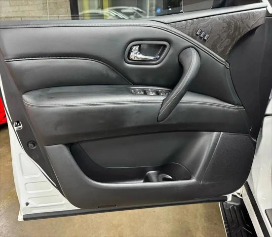 2022 INFINITI QX80 LUXE