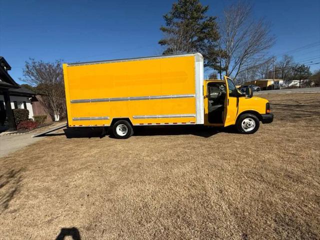 2017 GMC Savana Cutaway Work Van