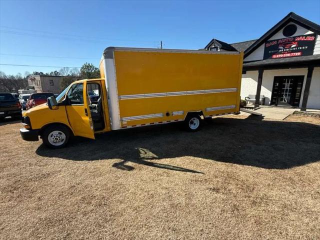 2017 GMC Savana Cutaway Work Van