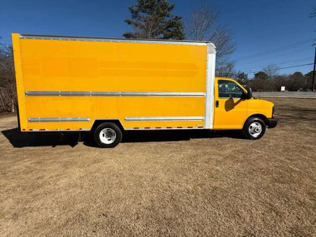 2017 GMC Savana Cutaway Work Van