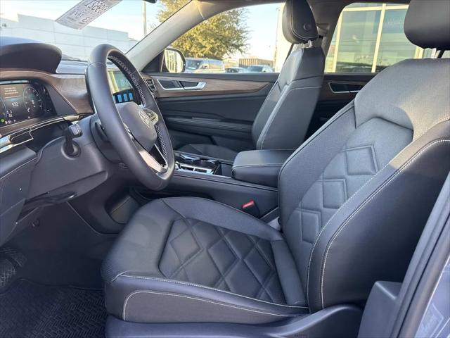 2026 Volkswagen Atlas SE with Technology