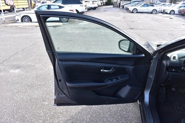 2024 Nissan Sentra SV Xtronic CVT