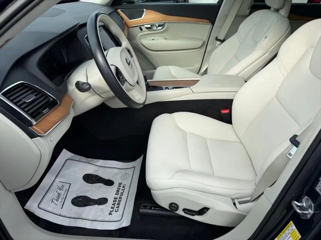 2021 Volvo XC90 T6 Momentum 7 Passenger