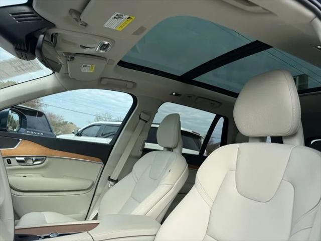 2021 Volvo XC90 T6 Momentum 7 Passenger