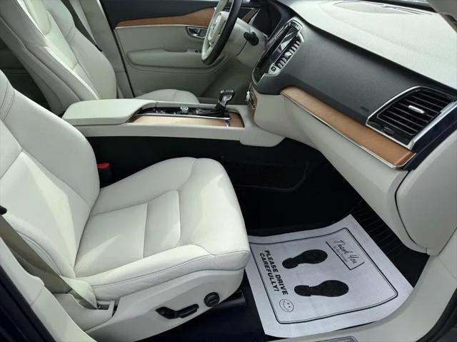 2021 Volvo XC90 T6 Momentum 7 Passenger
