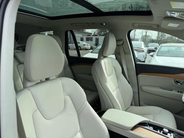 2021 Volvo XC90 T6 Momentum 7 Passenger