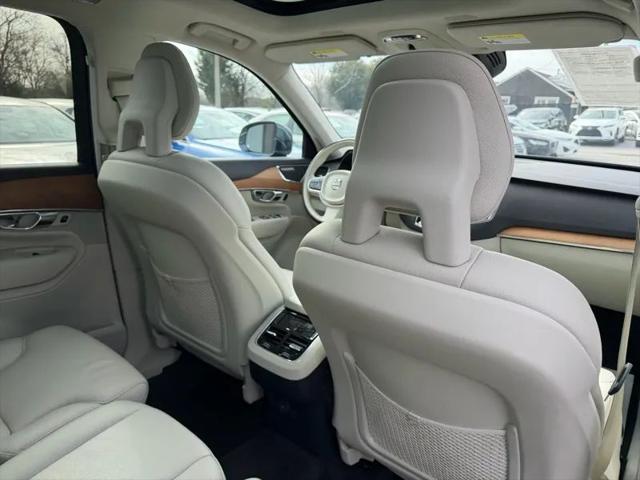 2021 Volvo XC90 T6 Momentum 7 Passenger