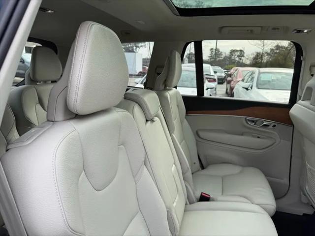 2021 Volvo XC90 T6 Momentum 7 Passenger